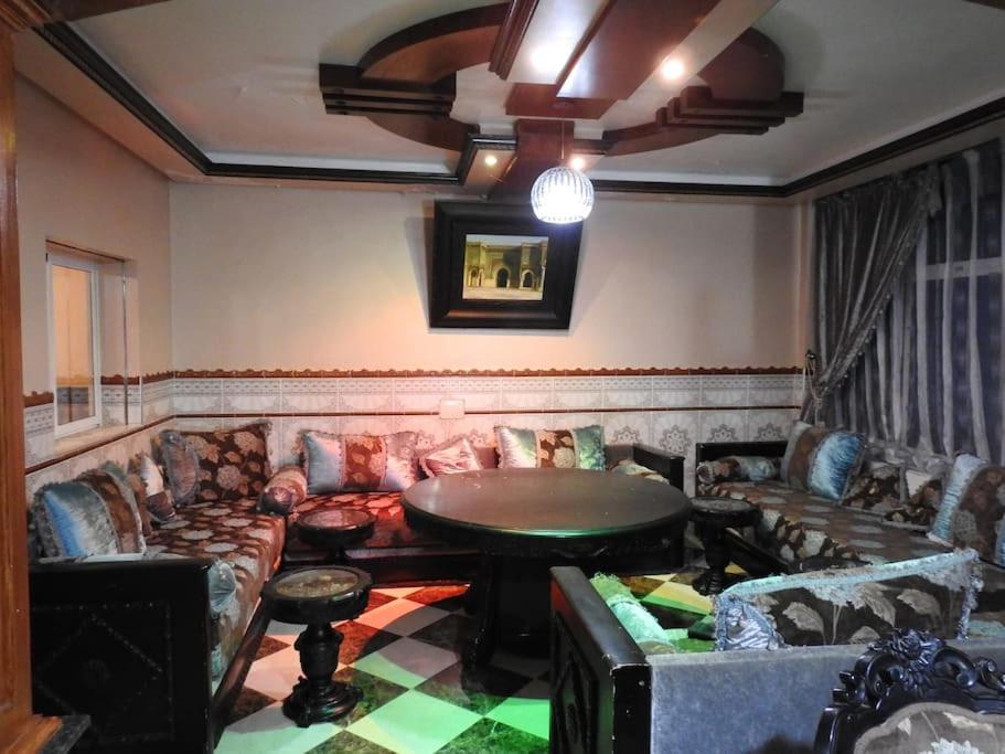 Lake House - Housity