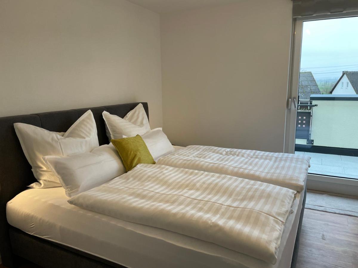 Neue DG-Wohnung,riesen Balkon,Aufzug,Parkplatz,NETFLIX - Housity