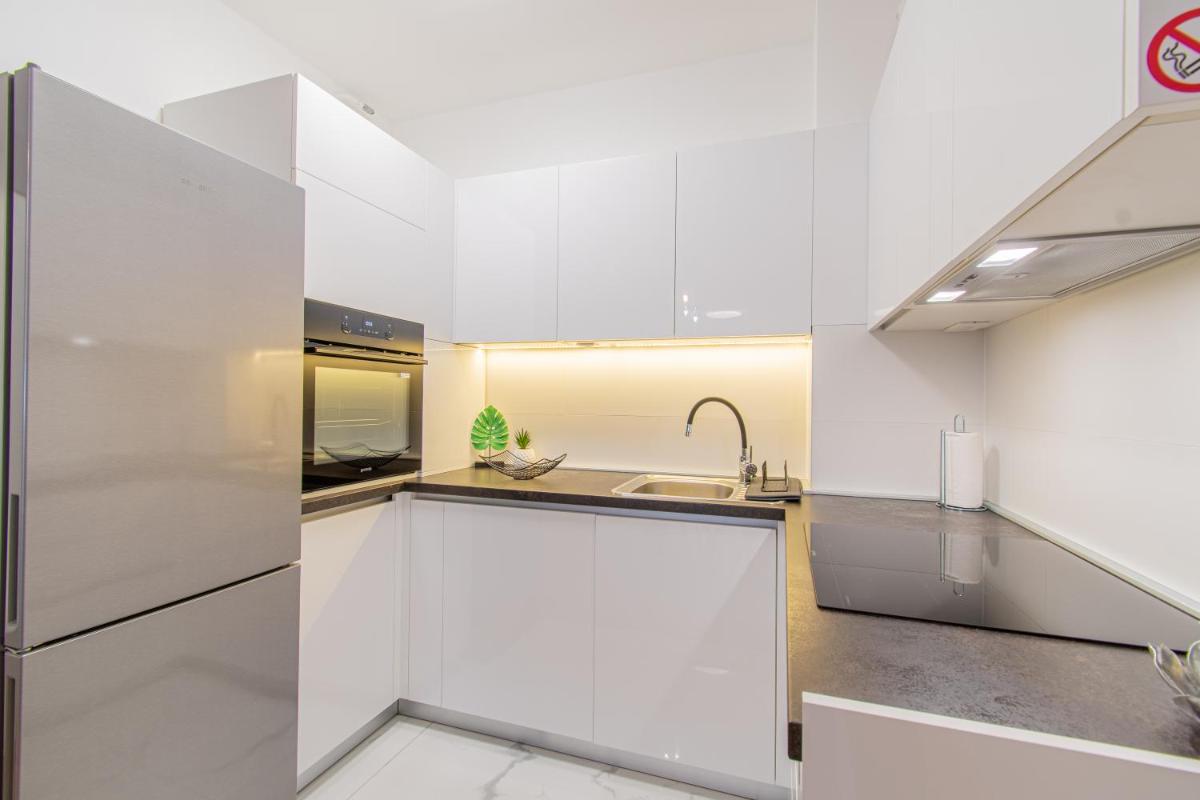 Flexible SelfCheckIns 42 - Zagreb - Luxury - Garage Parking - Loggia - Brand New - Housity