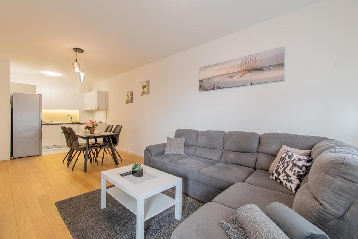 Suitetrails - Flexible SelfCheckIns 42 - Zagreb - Luxury - Garage Parking - Loggia - Brand New