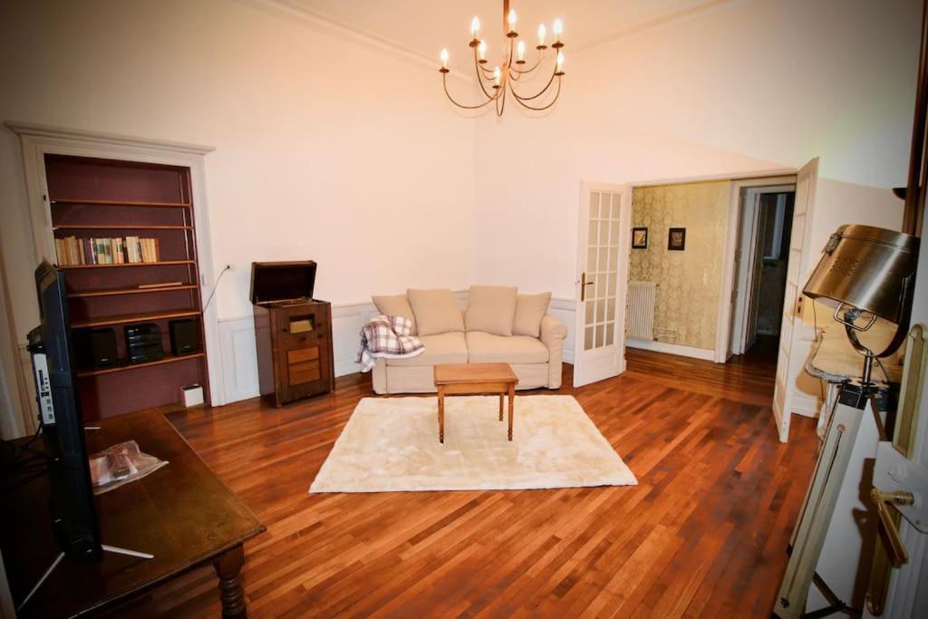 Grand Messier 8 personnes - Housity
