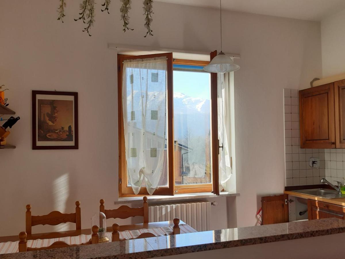 Bilocale Tití, soleggiato con vista montagne - Housity