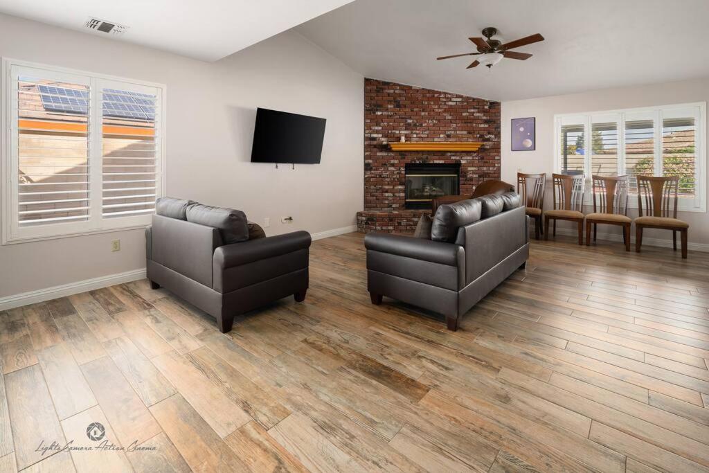 Happy Deluxe Family Home Away From Home - Housity