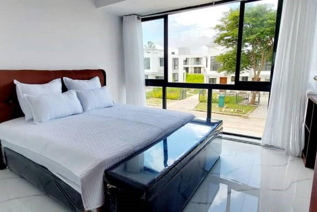 Chichi Luxurious - Kudu - Housity