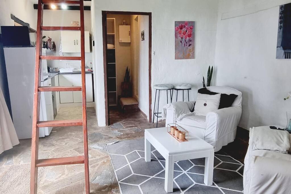 The Loft: Cosy 1 Bed Loft W/ Amazing View and Pool - Housity