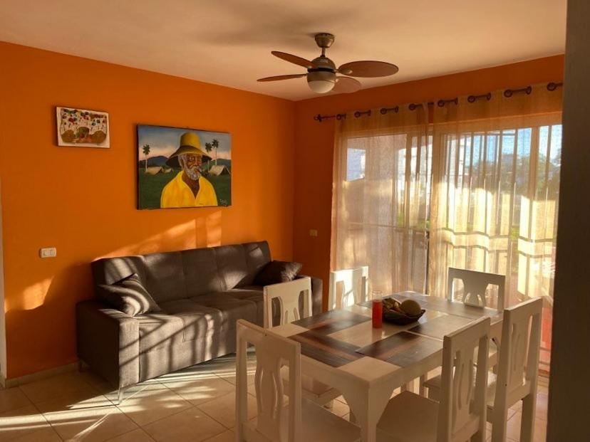 Sunny Apartment - Housity