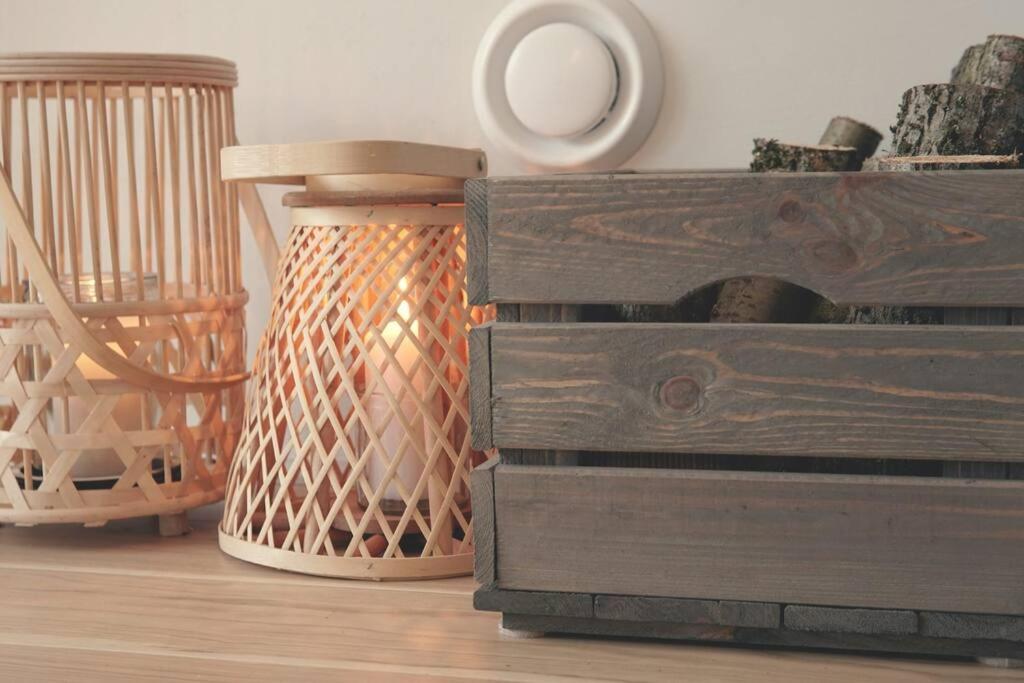 Hand made Off Grid forest Cabin Luna - Housity