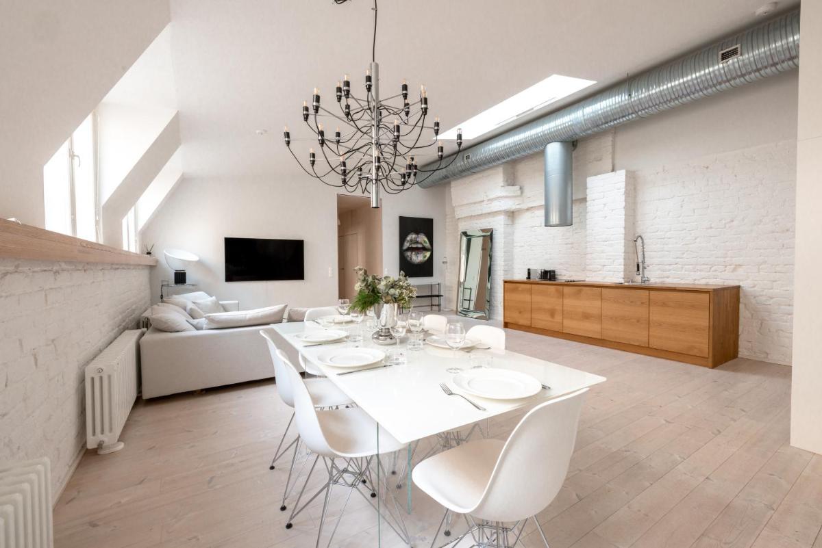 Suitetrails - 2ndhomes Stunning and Luminous 2BR Loft House w Sauna in Eira