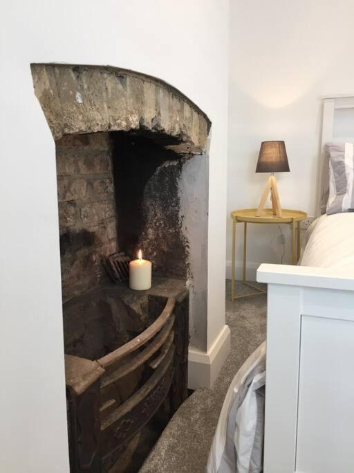 Newly Refurbished Traditional Cottage Blackrock - Housity