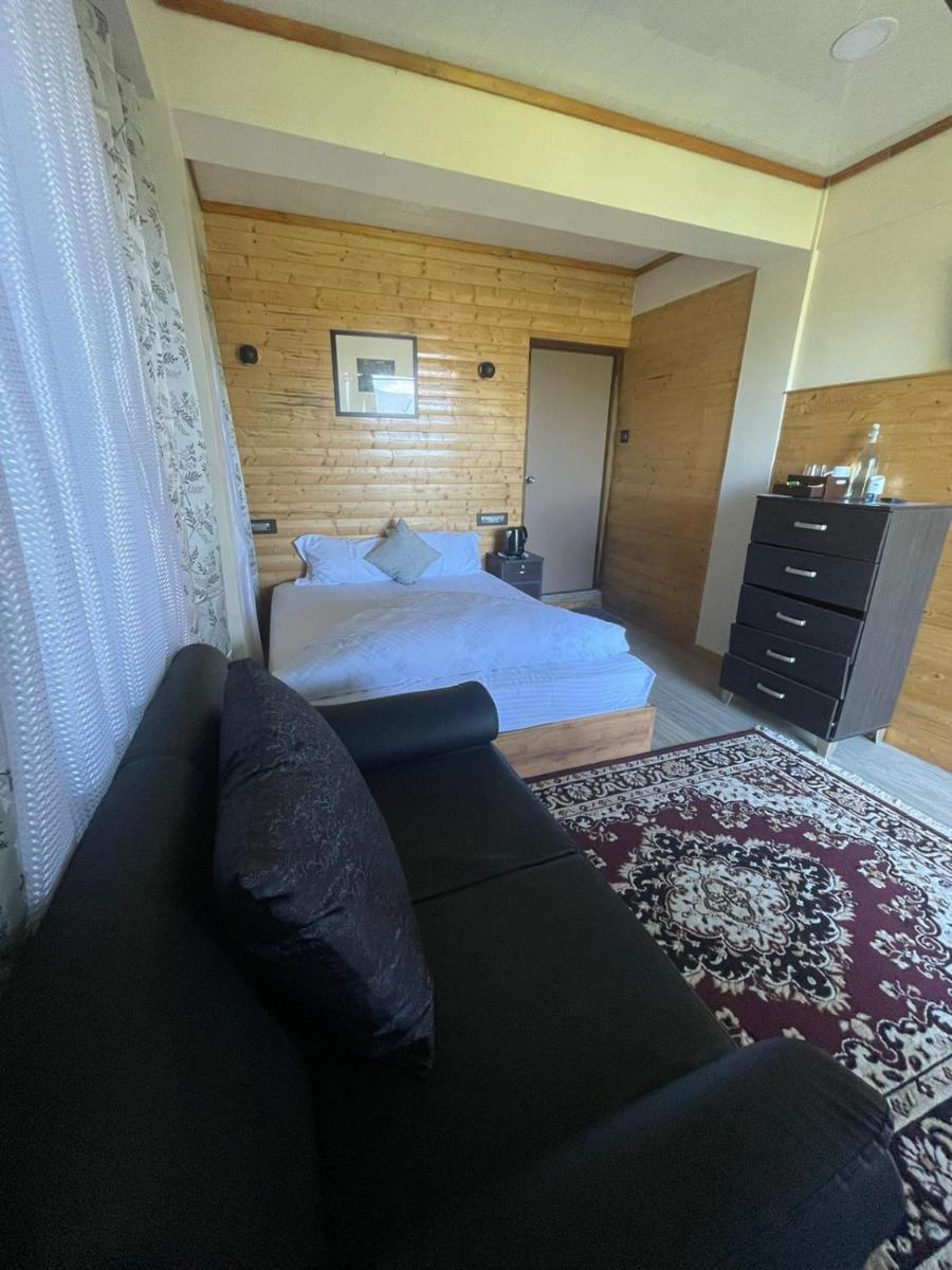 Tito's Homestay - Housity