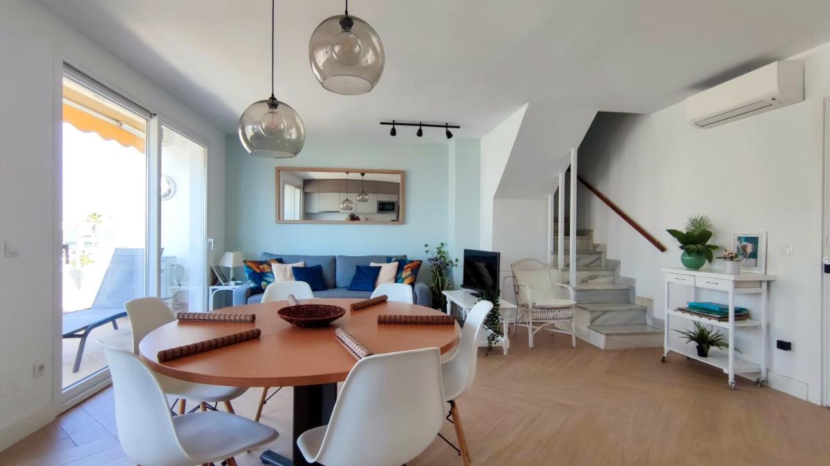 Sunny Beach View Duplex wWi-Fi Pool AC - Alojamientos La Torre - Housity