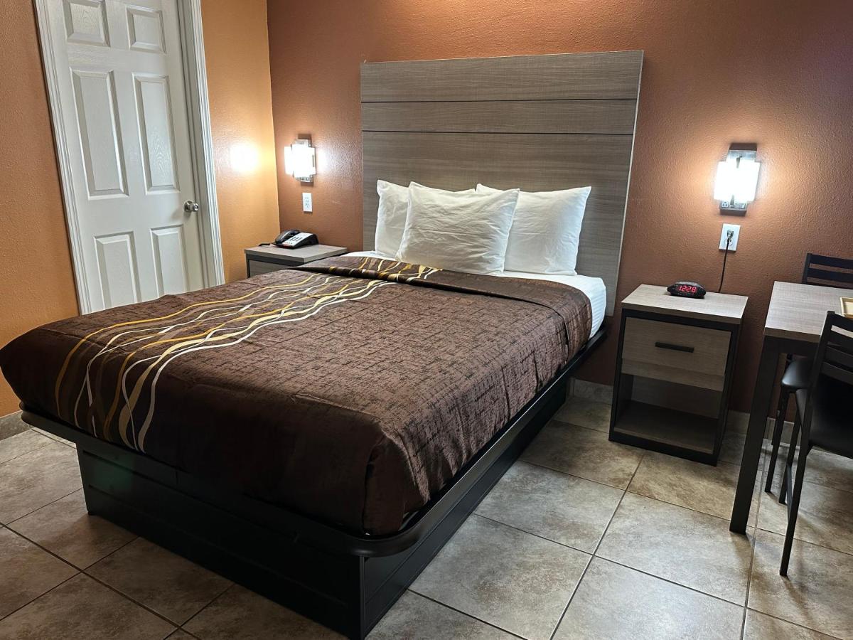 New Corral Motel - Housity