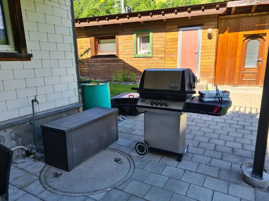 Schönes kleines Studio mit Sitzplatz, mitten im Prättigau - Housity