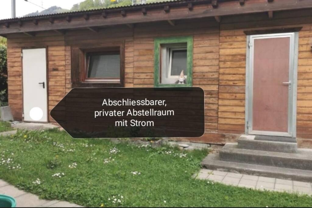 Schönes kleines Studio mit Sitzplatz, mitten im Prättigau - Housity