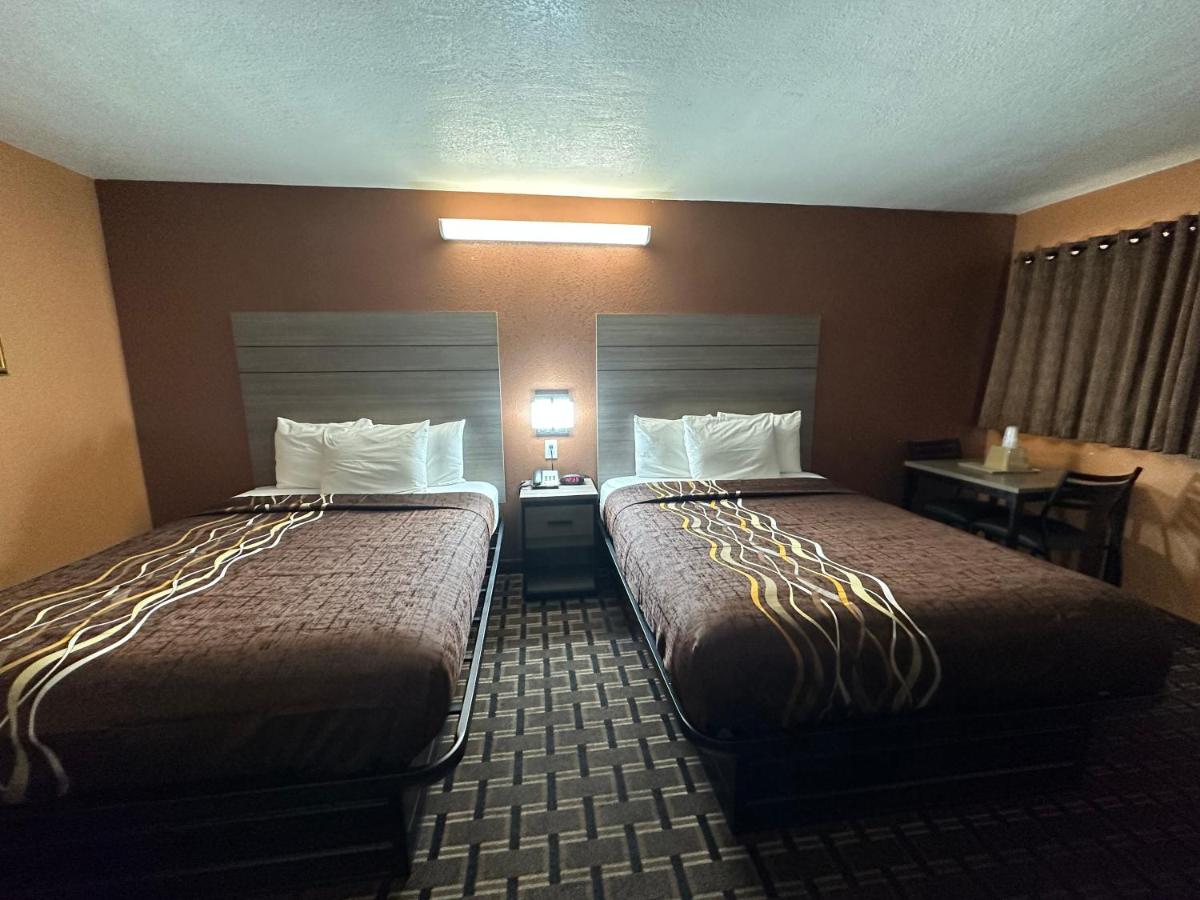 New Corral Motel - Housity