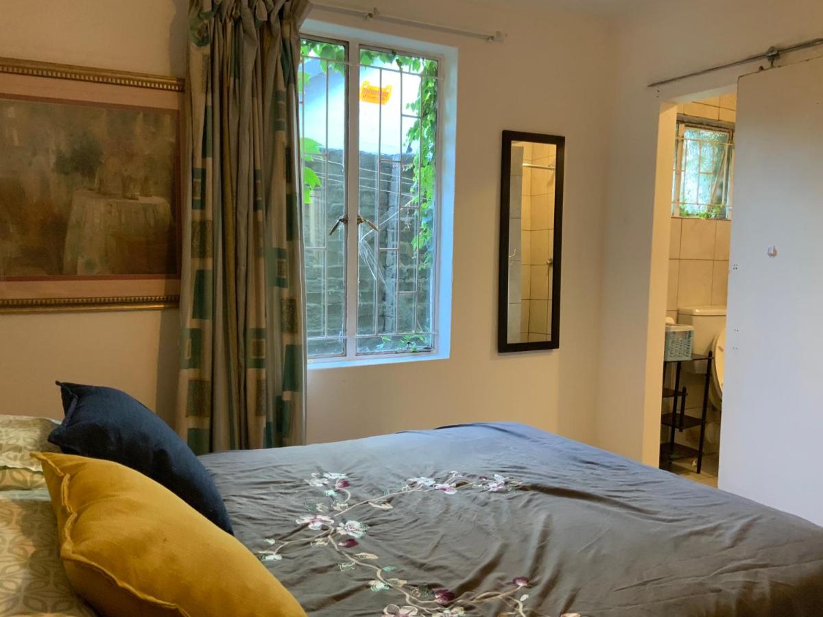 Suitetrails - Coz Guesthouse in Randburg