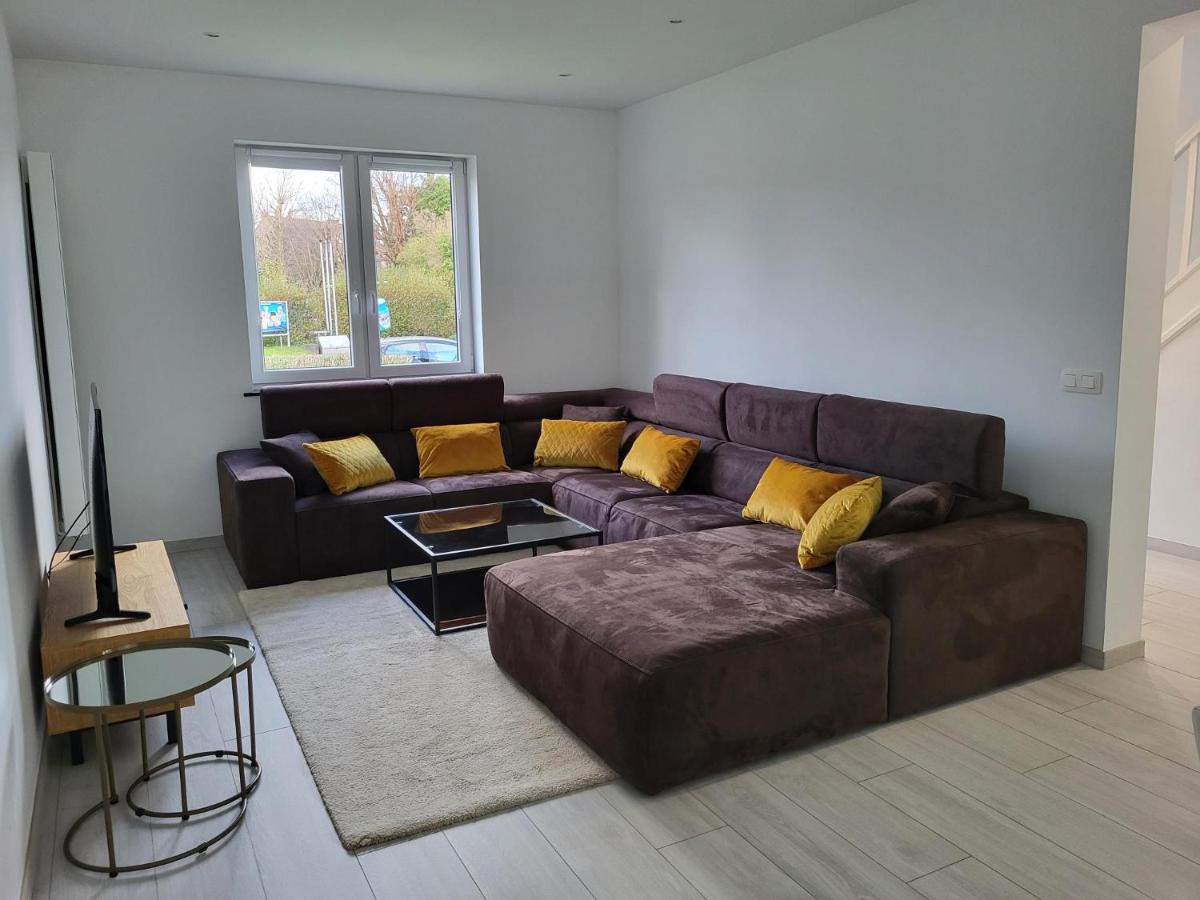 Villa Bed & Garden - Housity