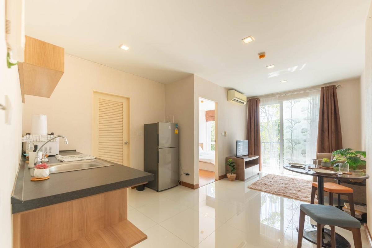 Lovely room next to BKK airport, food marts, quiet place to stay - Housity