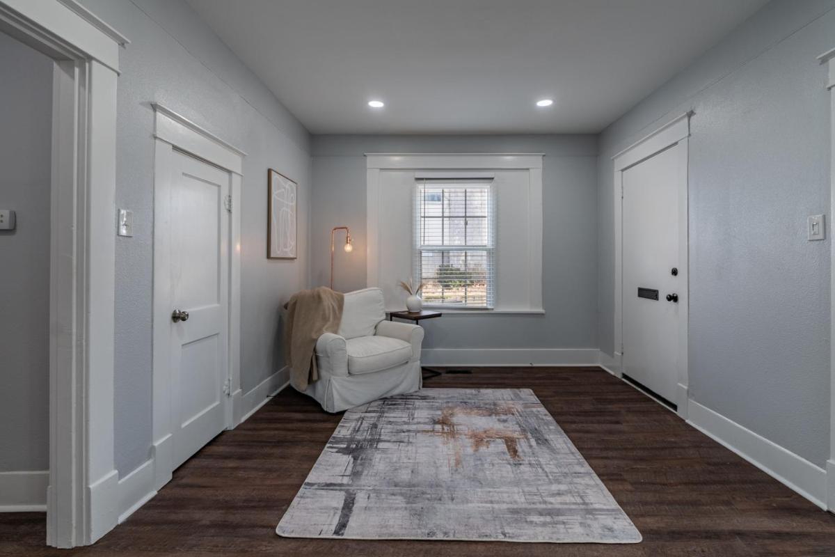 4BR Home in the Heart of Hillcrest - Housity