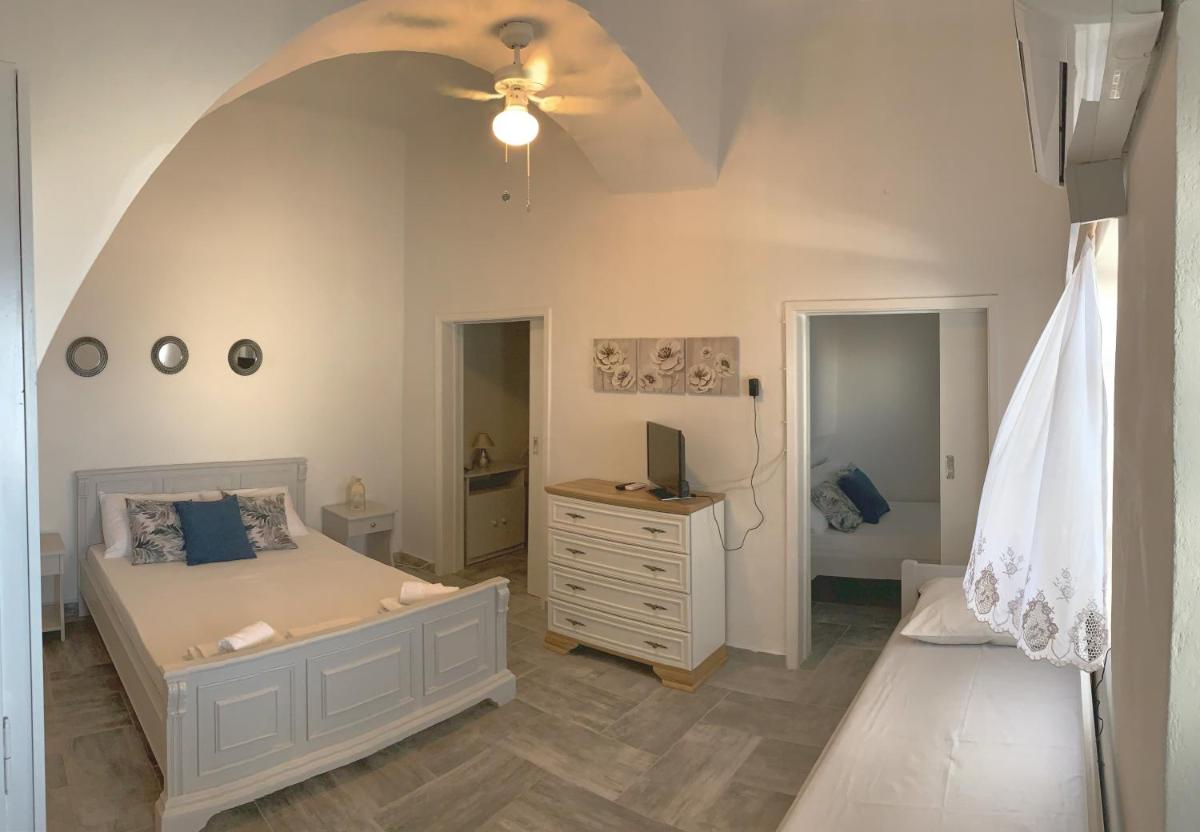 Myroviglia Ysternia - Housity