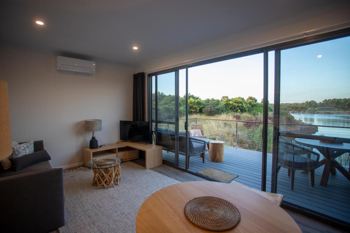 The WABi Cabin - Perfect Couples Retreat - Housity