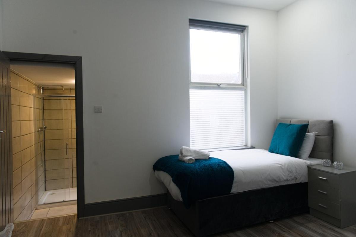 Modern Double Ensuite Rooms Close to City Centre and LFC - Housity