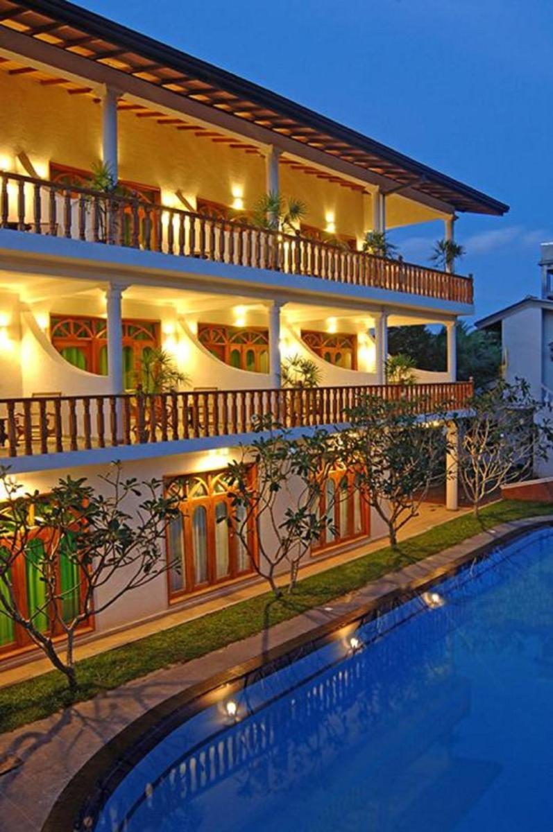 Wunderbar Beach Hotel - Housity