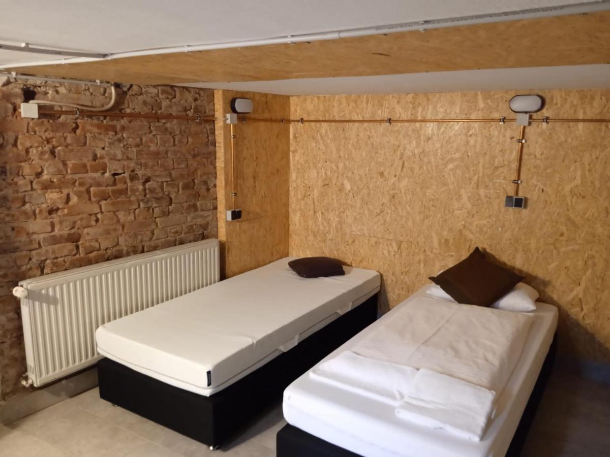 #HANDWERKER_Rustikal Cityapartment Bielefeld Mitte - Housity