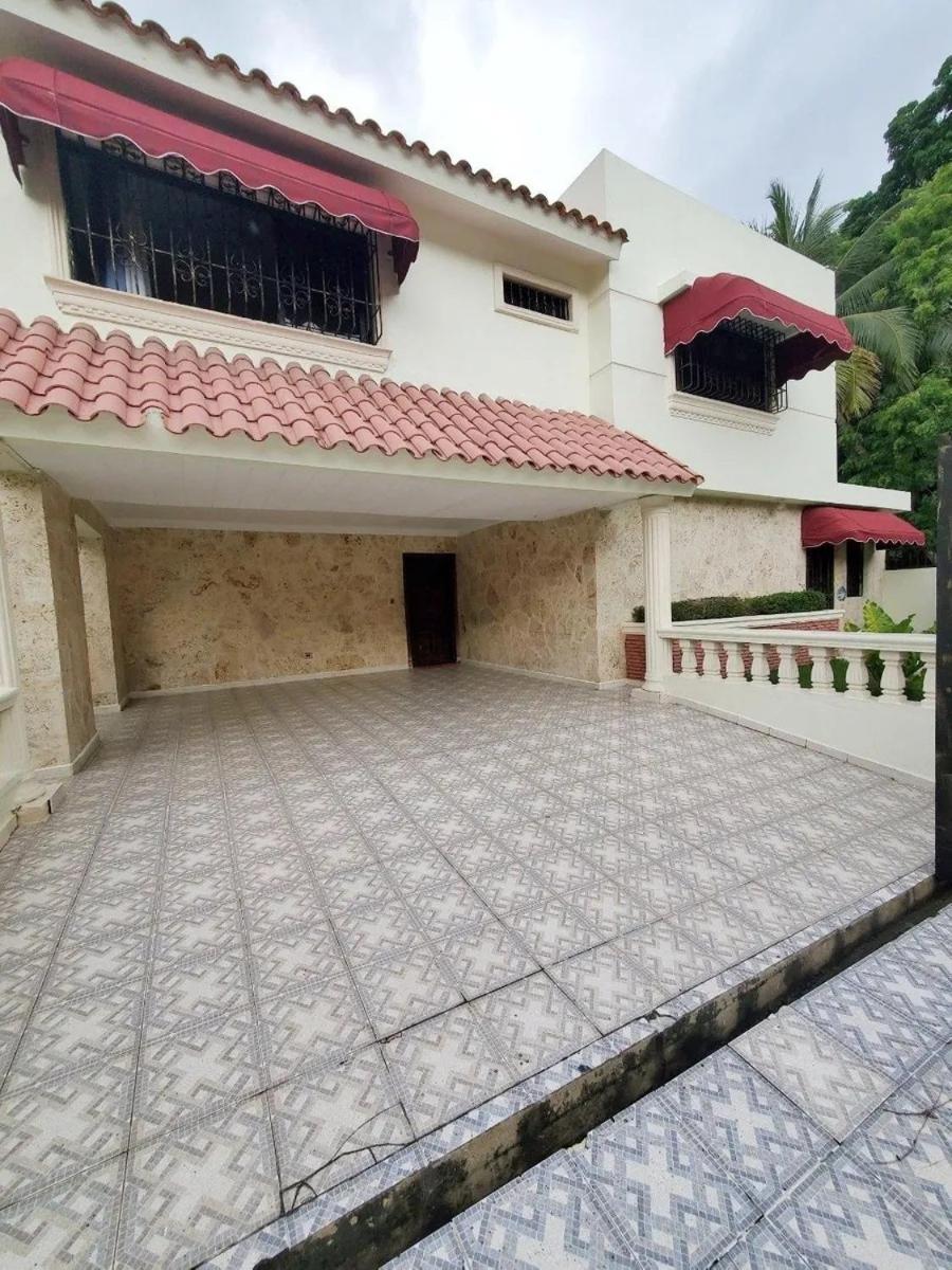 Villa Isabel, NO SMOKING, cerca embajada USA - Housity