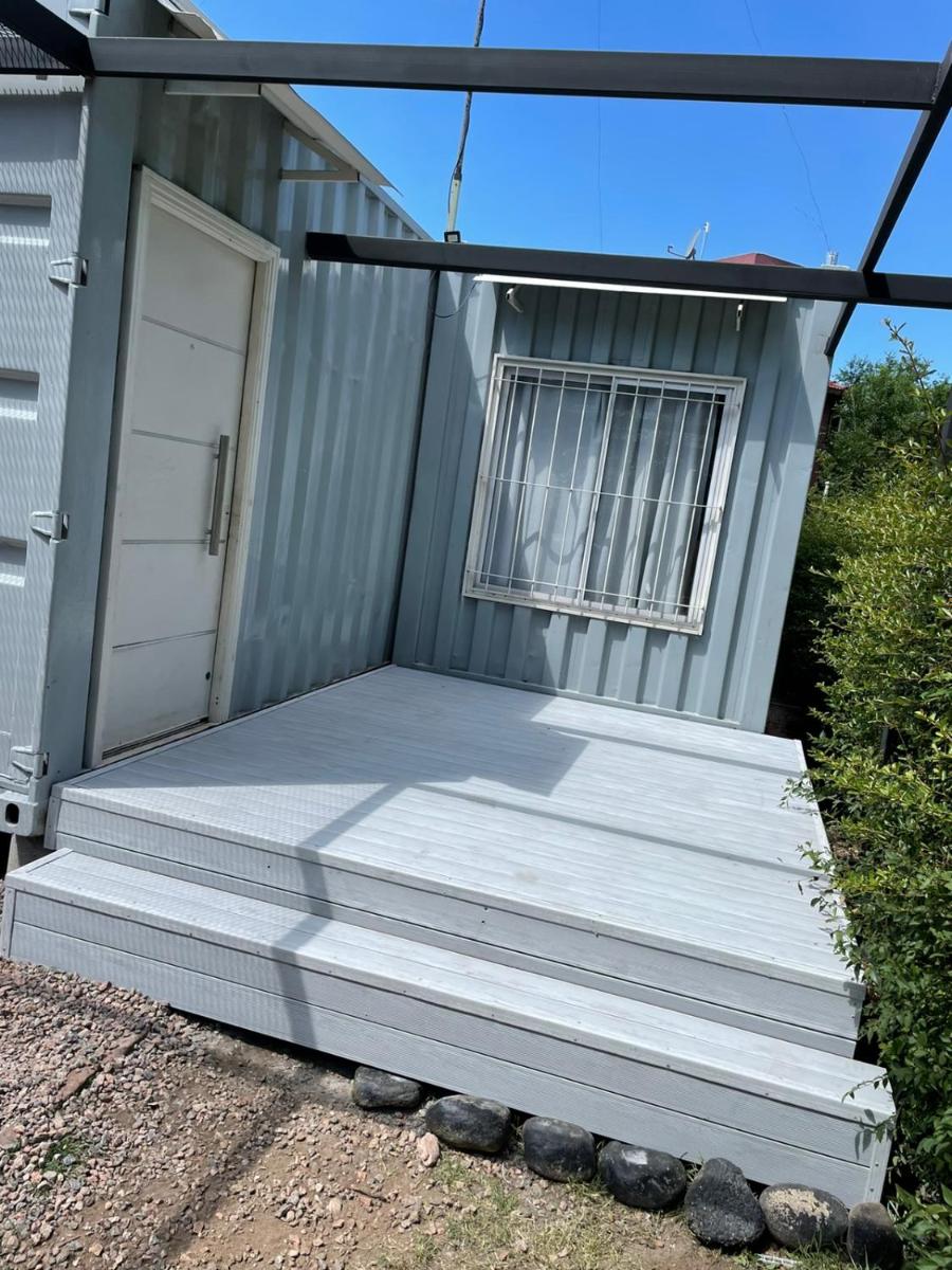 CASA CONTAINER EN POTRERO DE LOS FUNES FRENTE AL RIO - Housity