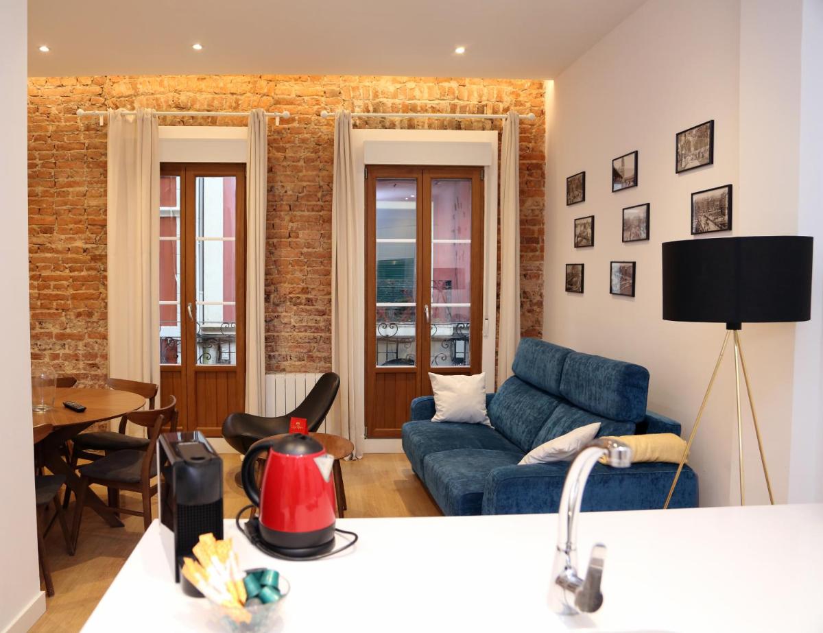 Piso Moderno a 2 minutos del Casco Viejo con Parking Gratis - Housity