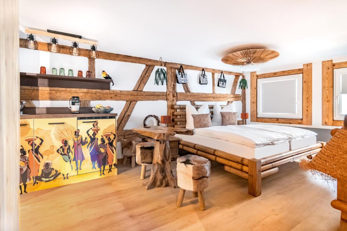 H+M Boarding Houses - Housity