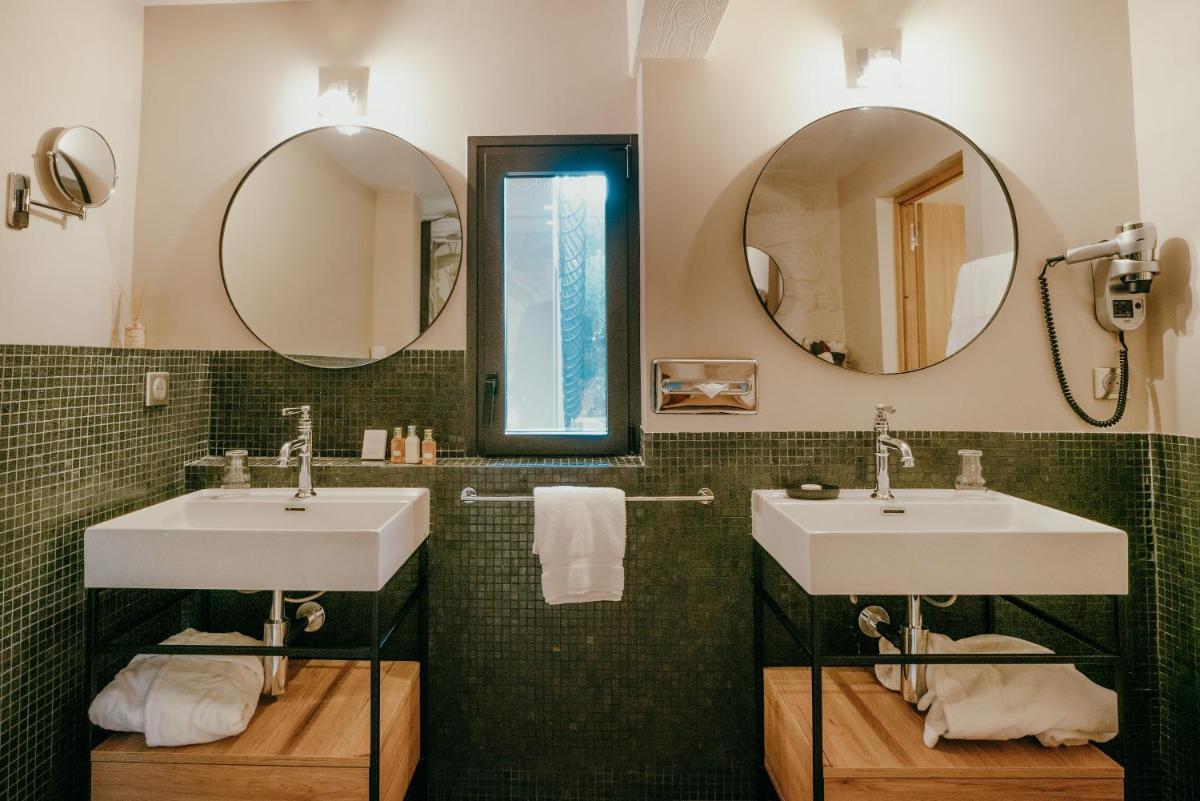Salle de bains dans l'établissement Ermitage de l'Oasis & Spa - Cannes Mandelieu