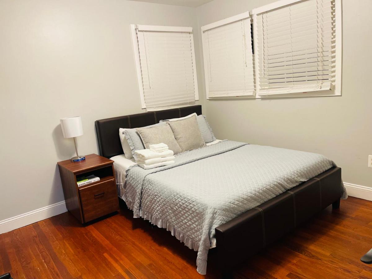 Spacious single family home close to VA and DC 5mins to MGM - Housity