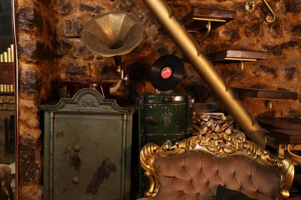 Antique Celtik House - Housity
