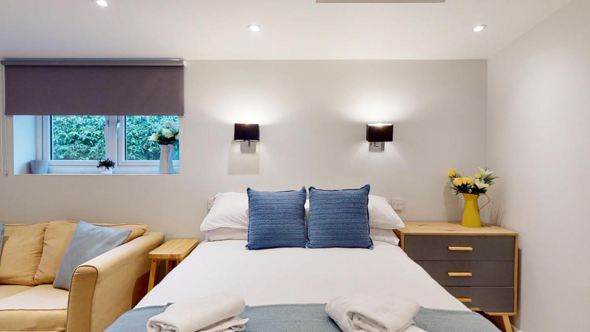 Wimbledon Studios - Housity