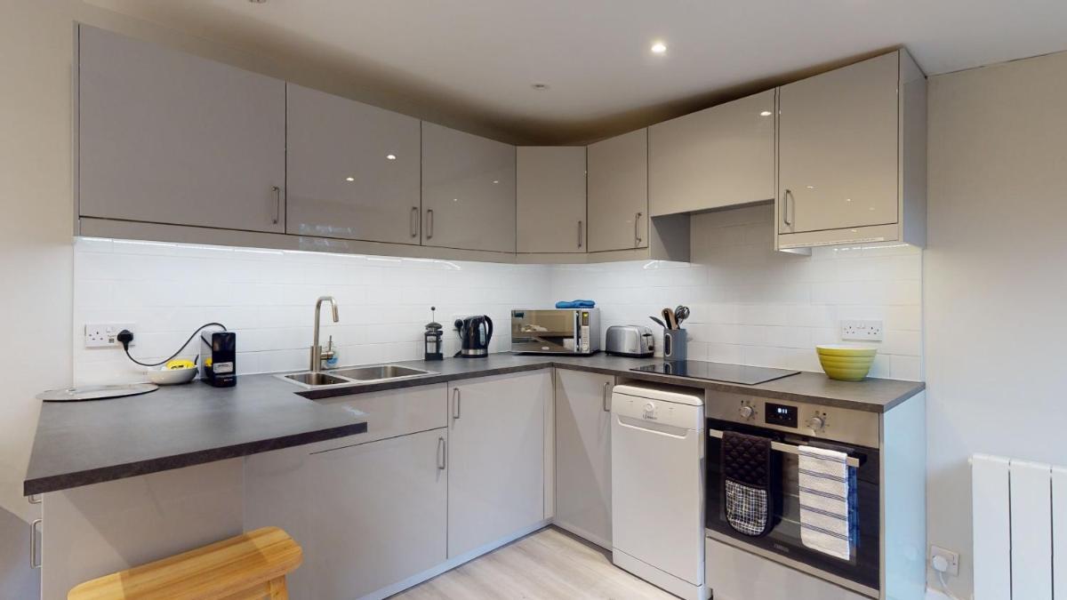 Wimbledon Studios - Housity