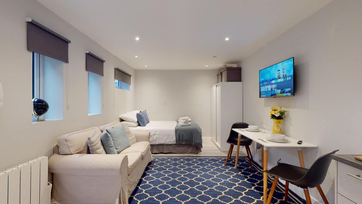Wimbledon Studios - Housity