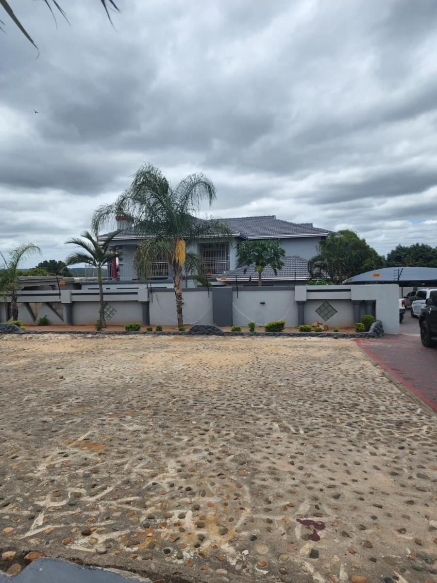 Ribs Boutique Hotel - Housity