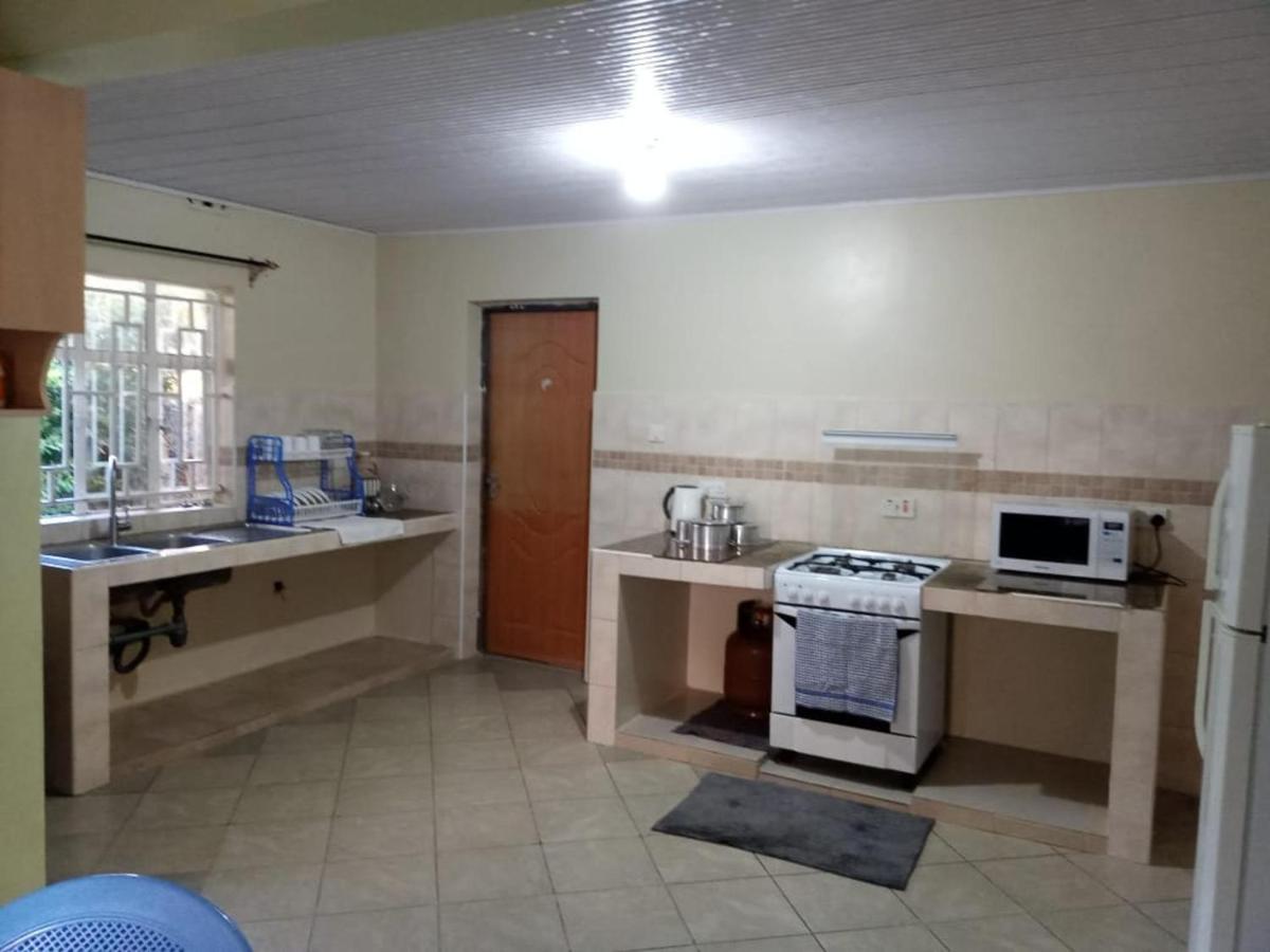 Lovely Spacious 3-Bed All EnSuite House in Nanyuki - Housity