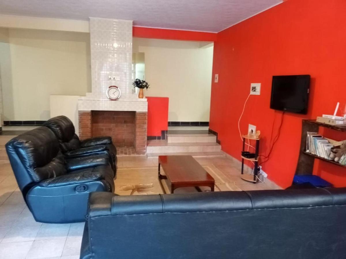 Lovely Spacious 3-Bed All EnSuite House in Nanyuki - Housity