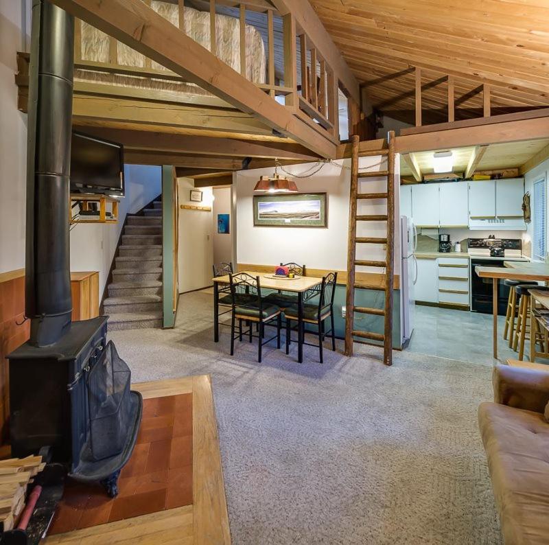 Escape to Ptarmigan Village 16 - Housity