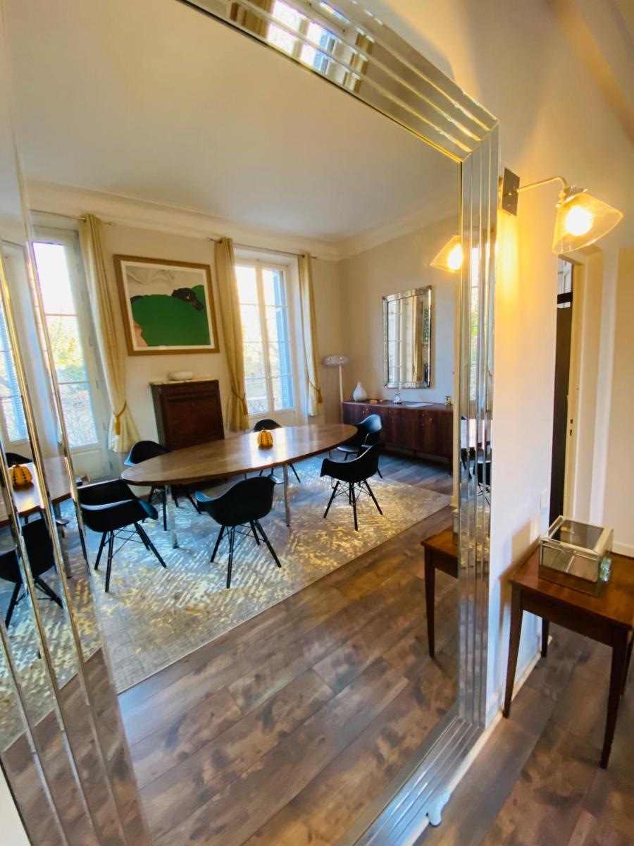 Coin salon dans l'établissement Hôtel Particulier Le 28 - Spa & Art Luxury Design by Alain Ducasse