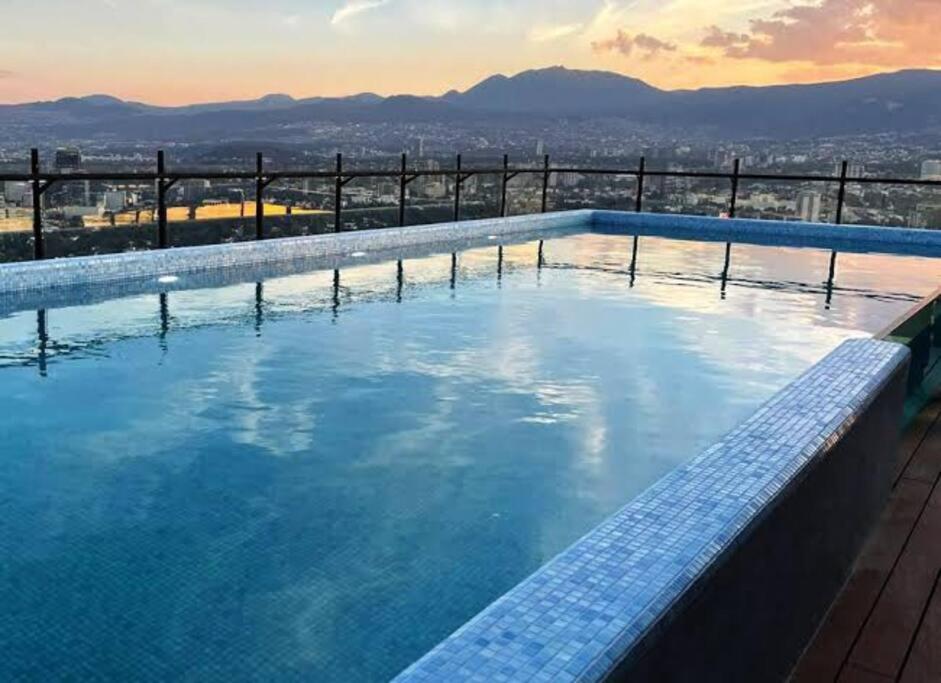 Beautiful City View Apartment - 36th floor - Housity
