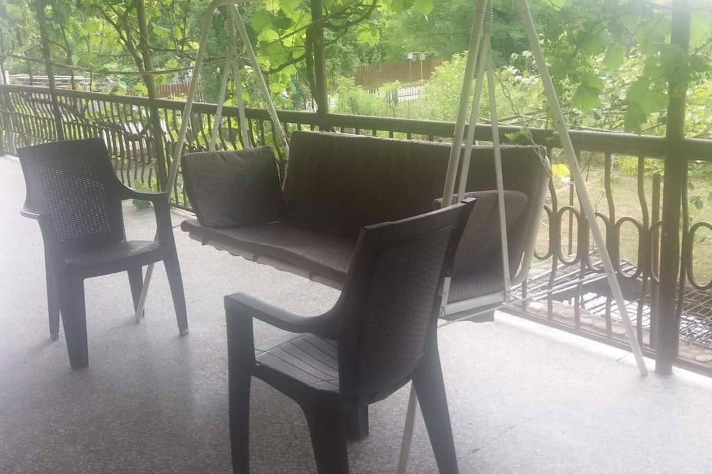 cheerful 4 bedroom home in Samtredia, georgia (near to airport) - Housity