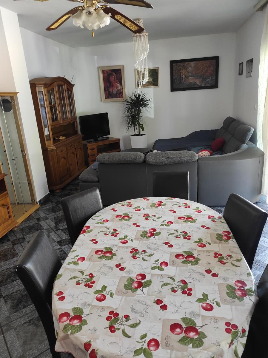 Villa Daja - Housity