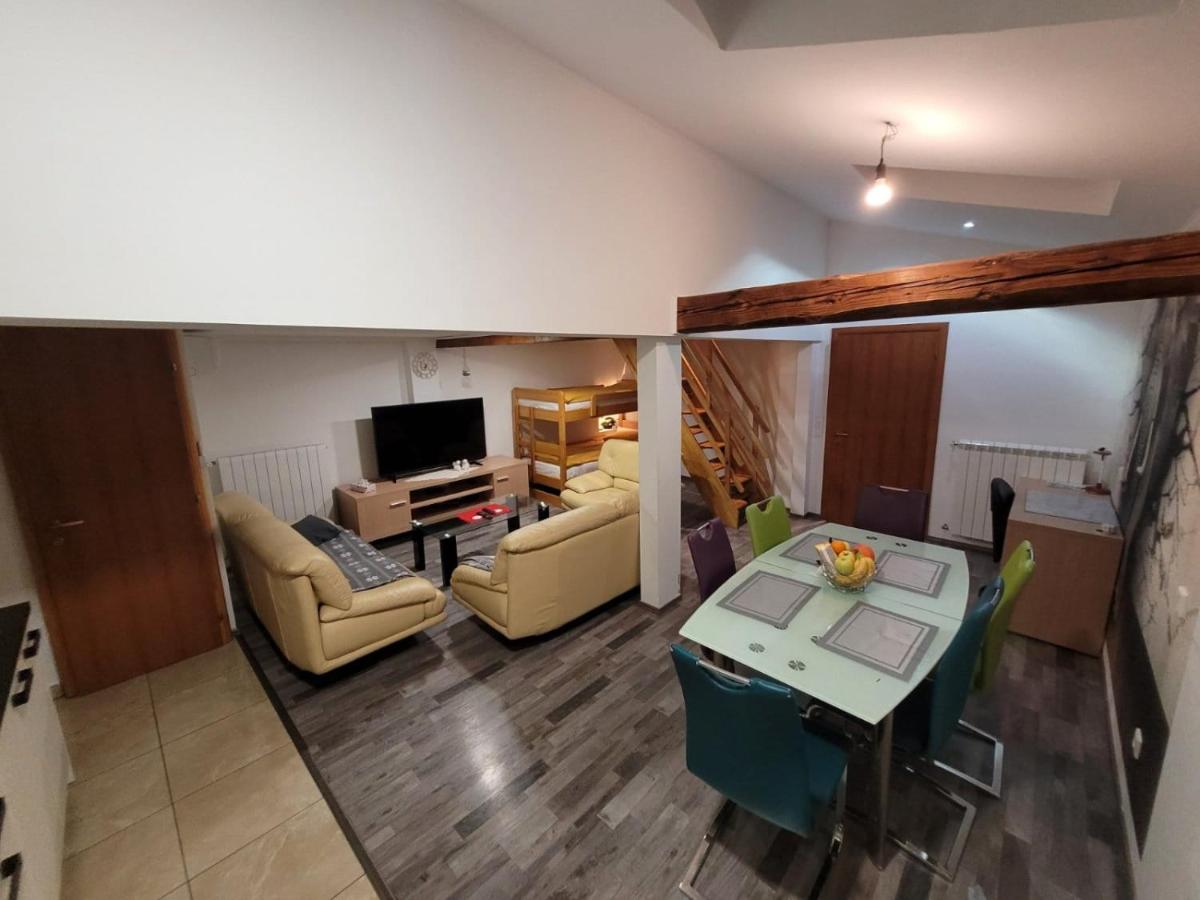 Holiday House Tina - Housity