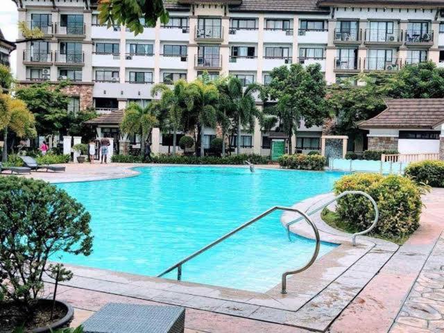 One Oasis A13 Shortwalk to Sm City Davao + free wifi+ Netflix - Housity