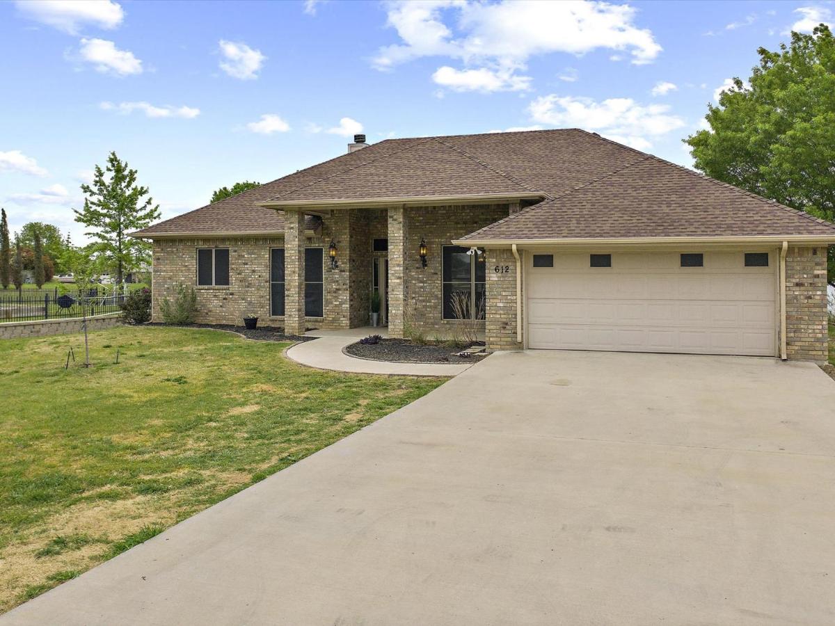 NEW! Renovated Lakefront Getaway - Dock & Deck - Housity