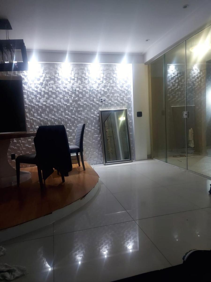 Giga House - Housity